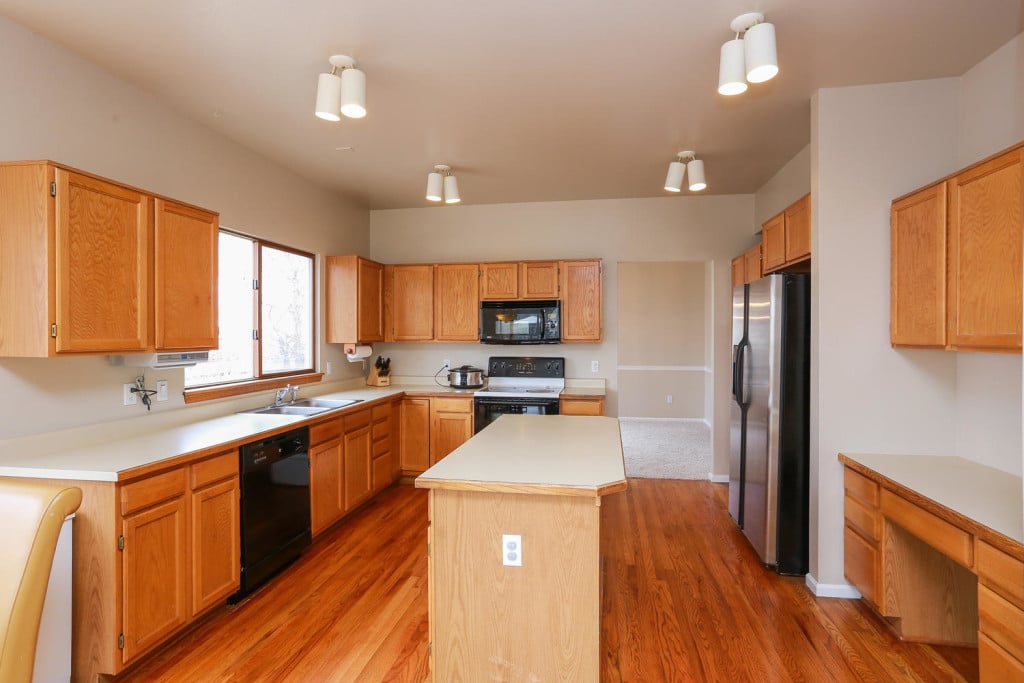 19127 E Hickock Dr Parker CO-large-007-11-Kitchen-1500x1000-72dpi